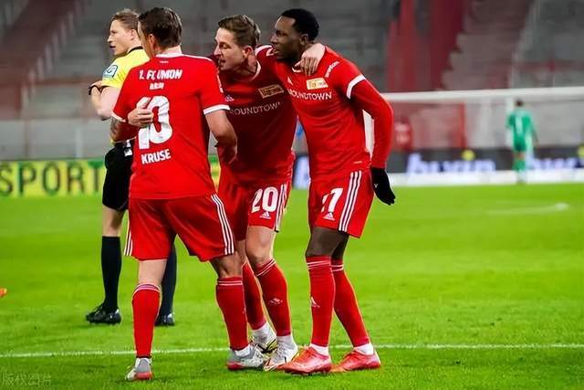 库里7中0施罗德首秀12中2 勇士遭灰熊51分血洗